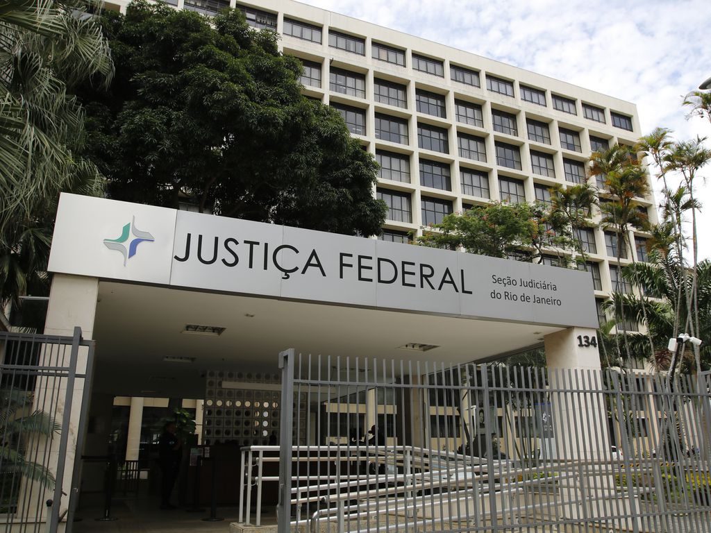 DECISÃO NO RJ AFASTA INCIDÊNCIA DE PIS/COFINS SOBRE SELIC DE INDÉBITOS TRIBUTÁRIOS