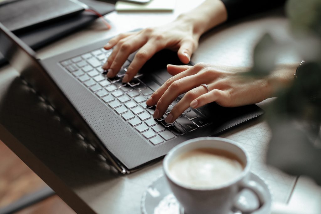 MP TRAZ DEFINIÇÕES SOBRE O TELETRABALHO PARA A CLT